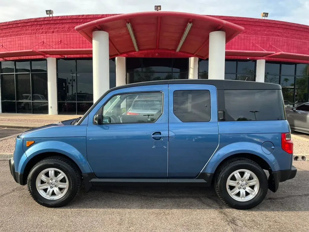 Honda Element photo 2