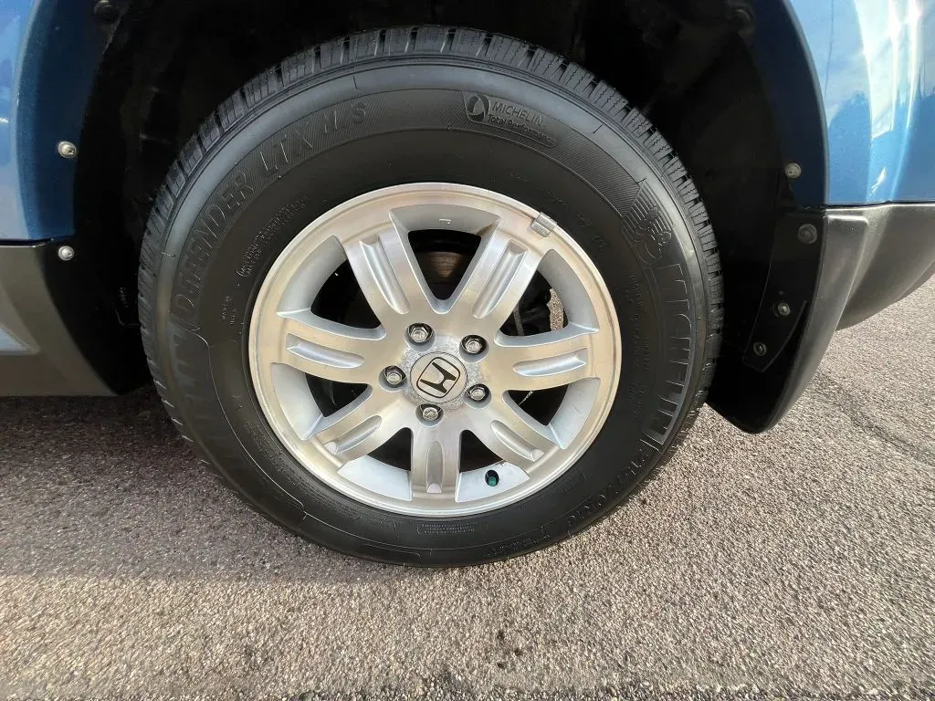 Honda Element photo 17