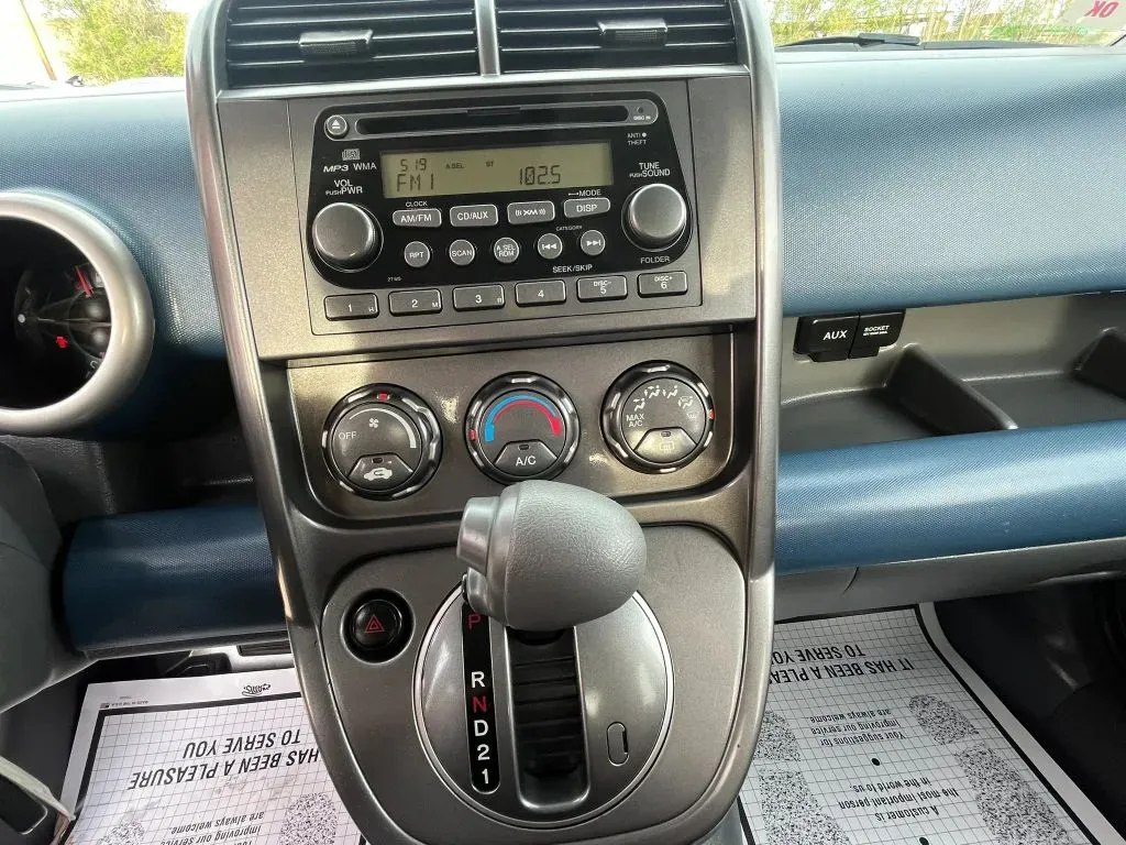 Honda Element photo 23