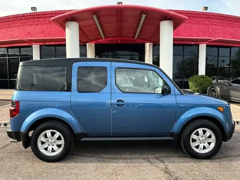 More photos of 2006 Honda Element EX-P Sport Utility 4D at Ultimate Autos, AZ