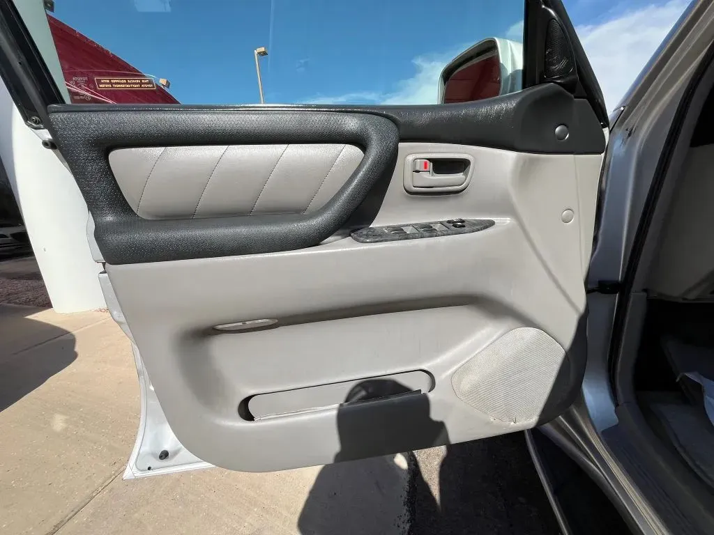 Toyota Land Cruiser photo 8