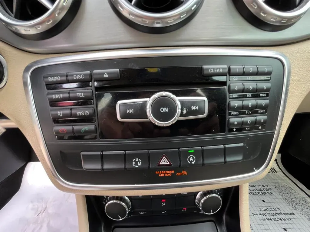 Mercedes-Benz GLA-Class photo 24