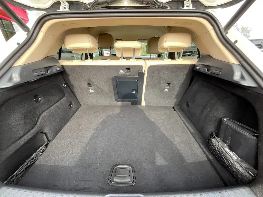 Mercedes-Benz GLA-Class photo 11