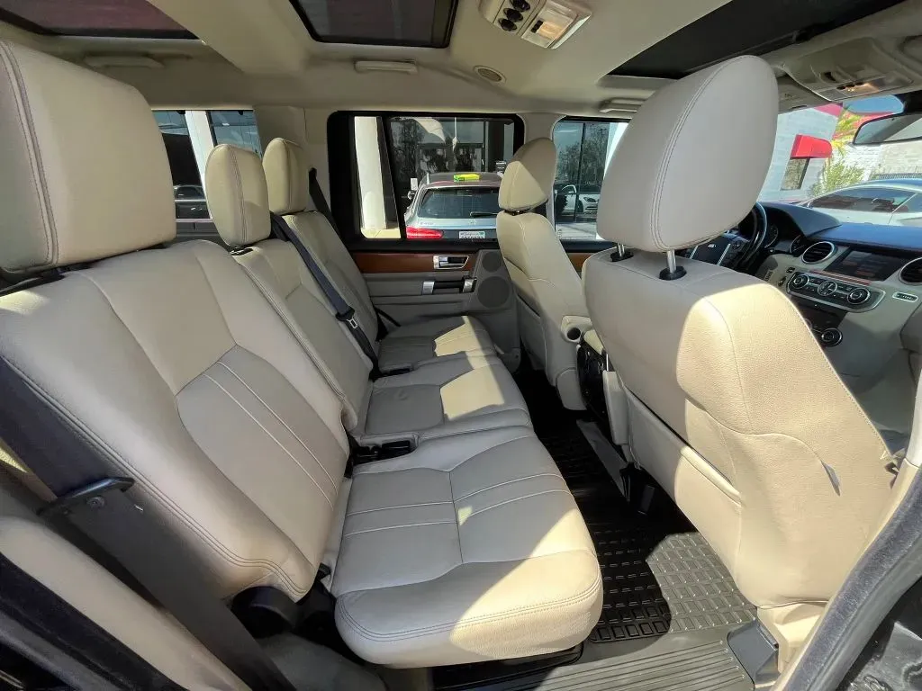 Land Rover LR4 photo 13