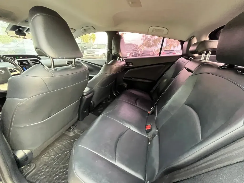 Toyota Prius photo 9