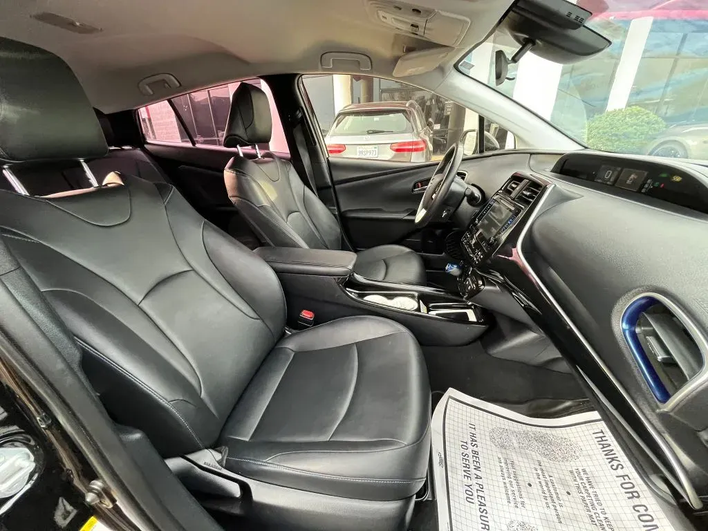 Toyota Prius photo 12