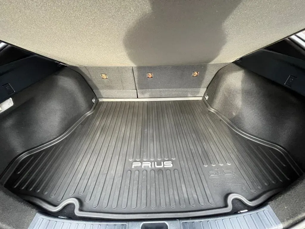 Toyota Prius photo 11