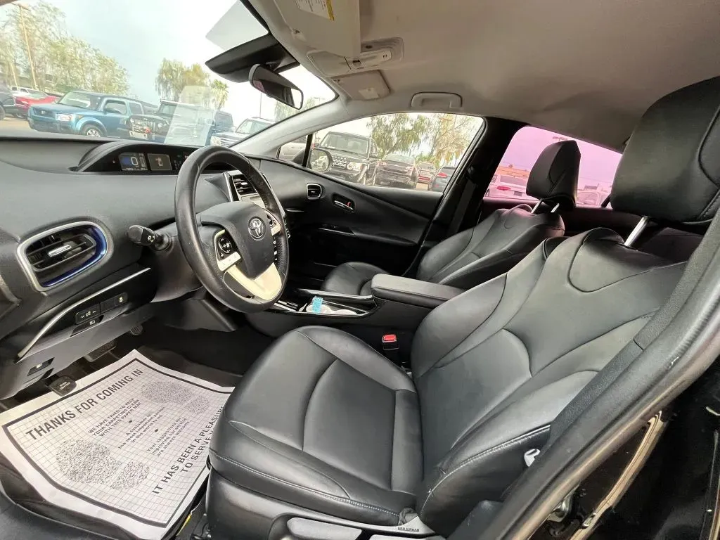 Toyota Prius photo 7