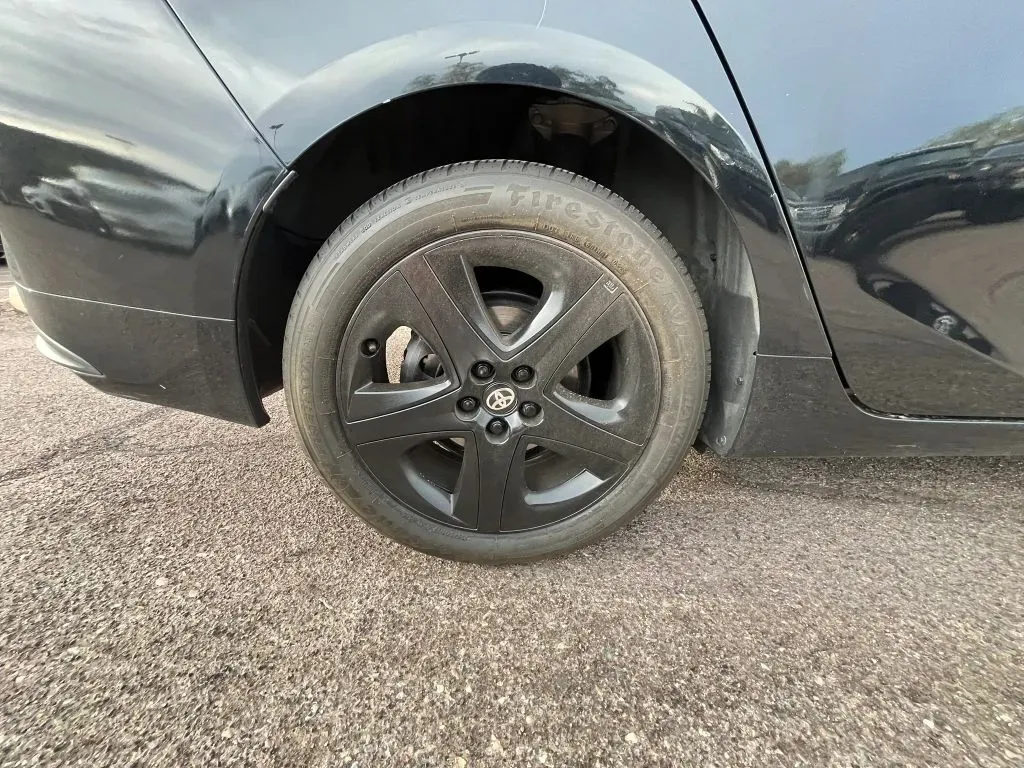 Toyota Prius photo 18