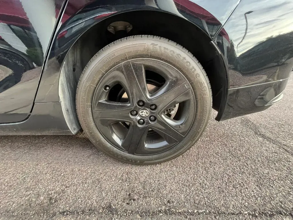 Toyota Prius photo 17