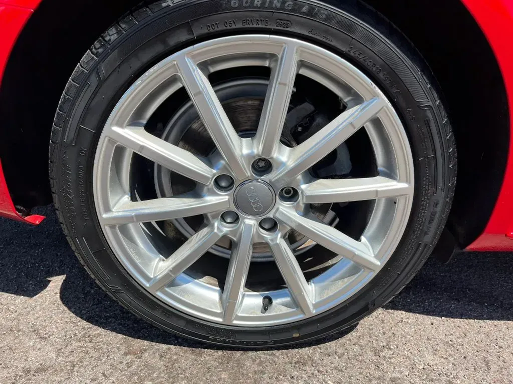 Audi A4 photo 18