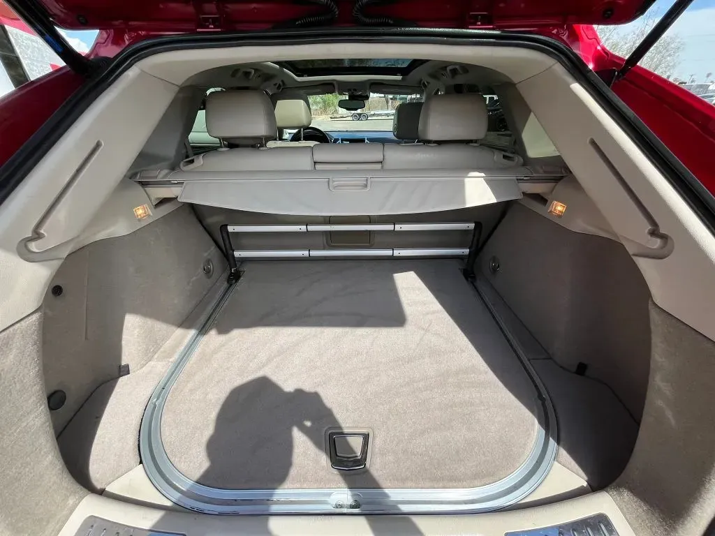 Cadillac SRX photo 11