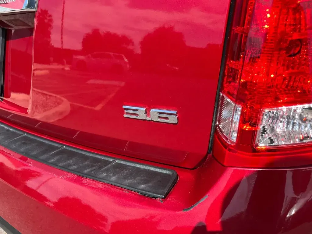 Cadillac SRX photo 21