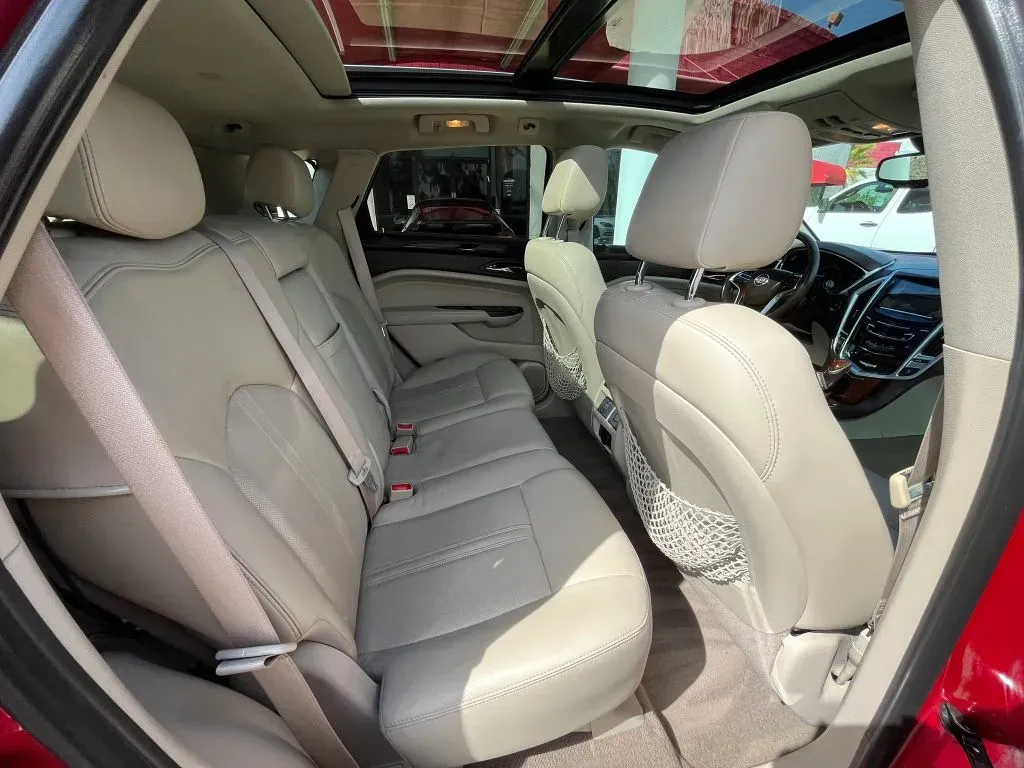 Cadillac SRX photo 15