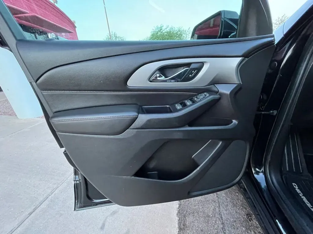 Chevrolet Traverse photo 8