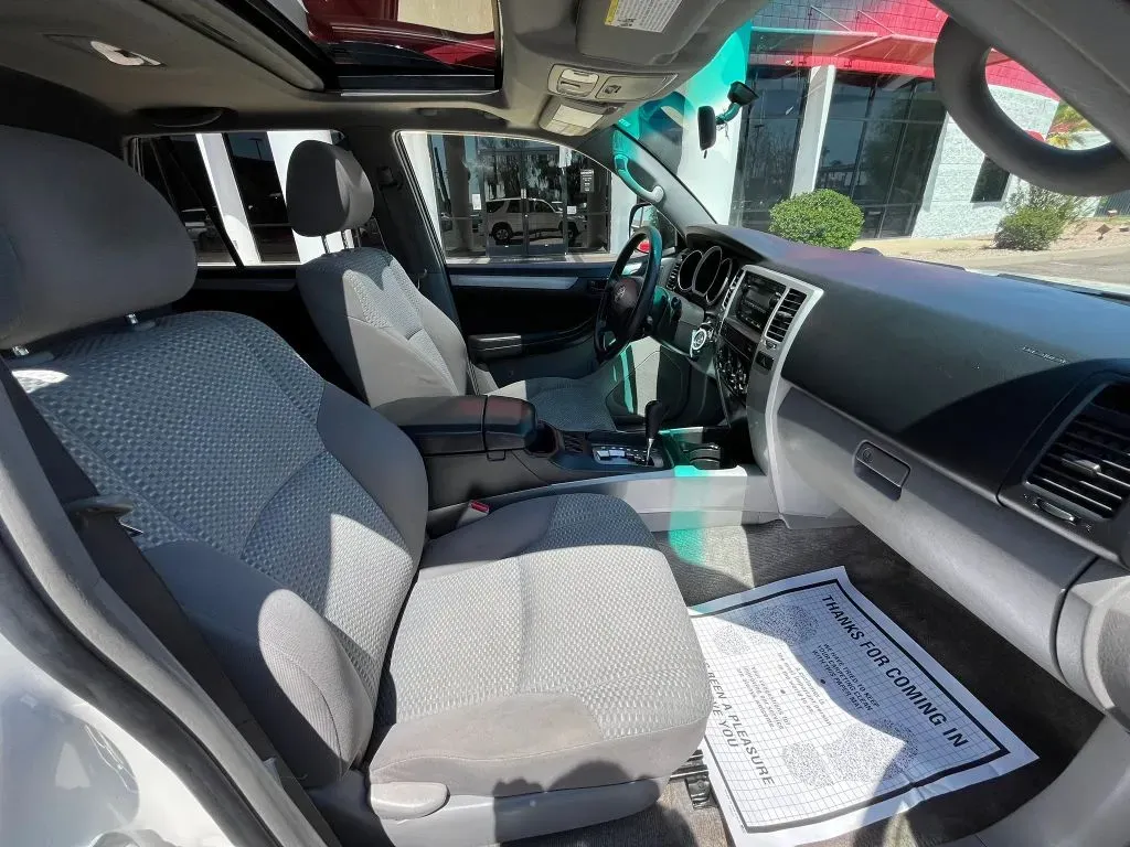 Toyota 4Runner photo 12