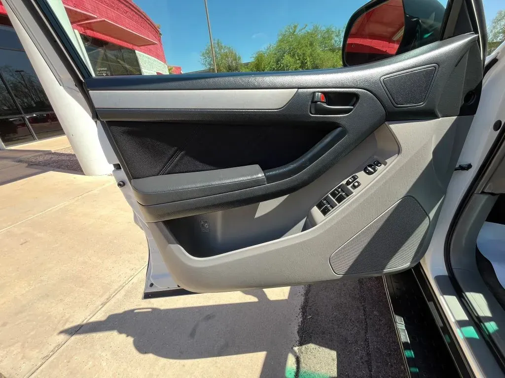 Toyota 4Runner photo 8