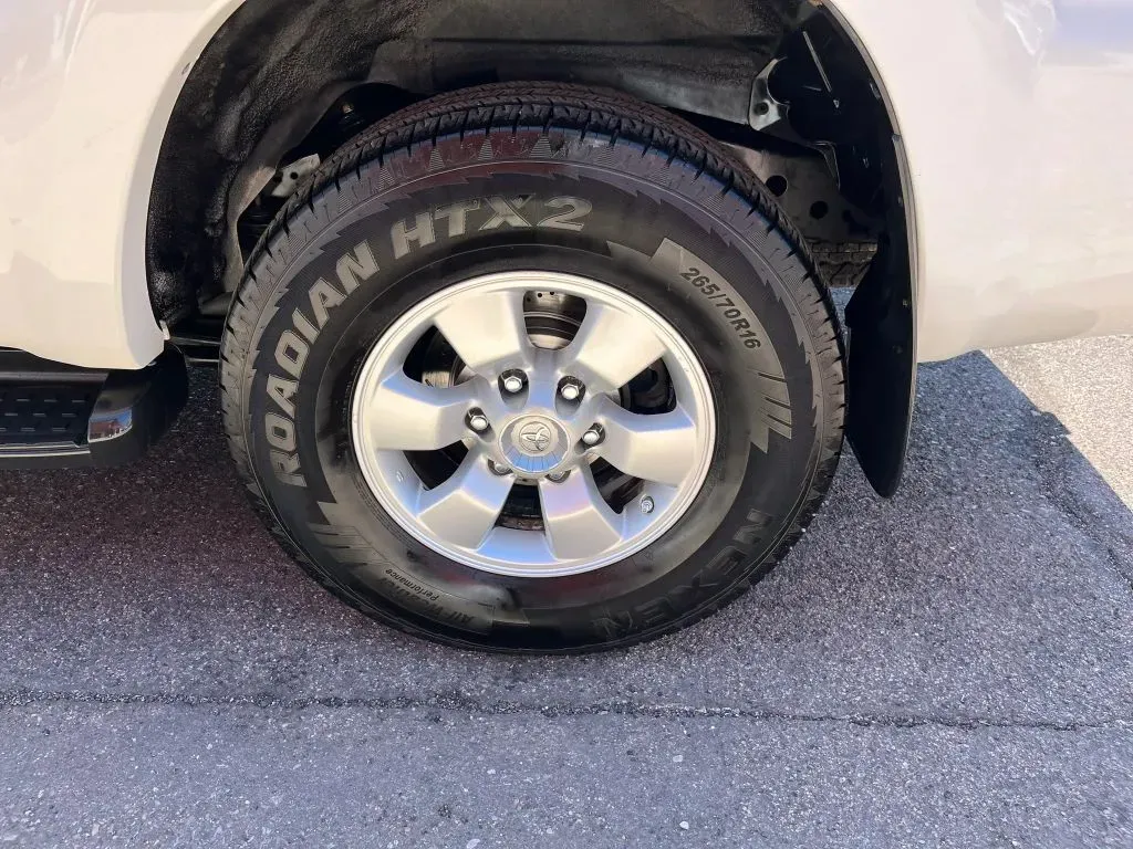Toyota 4Runner photo 17