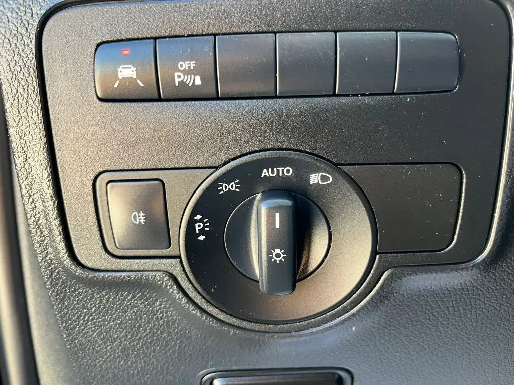 Mercedes-Benz Metris photo 18