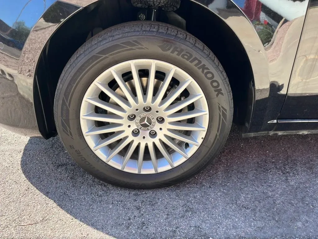 Mercedes-Benz Metris photo 19