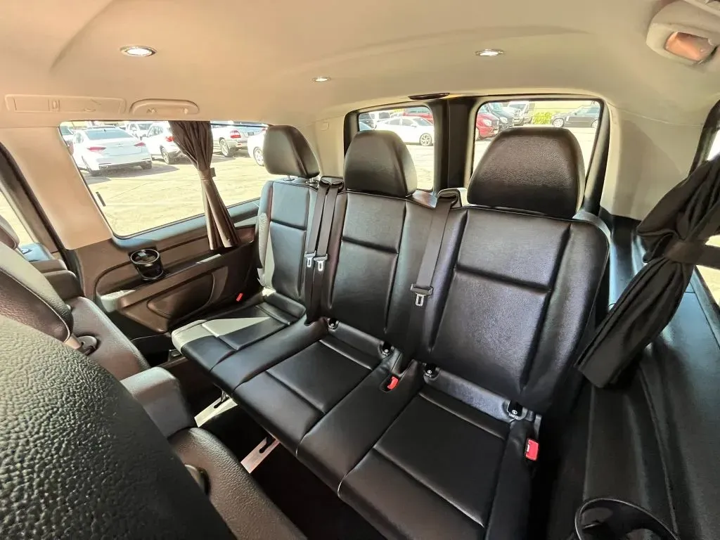 Mercedes-Benz Metris photo 9