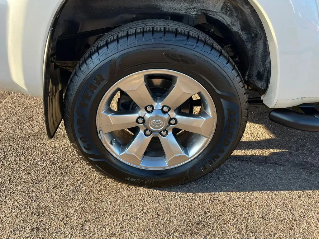 Toyota 4Runner photo 18
