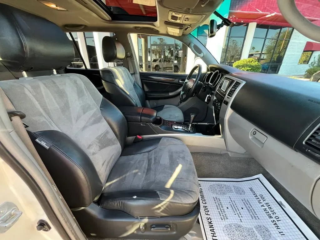 Toyota 4Runner photo 12
