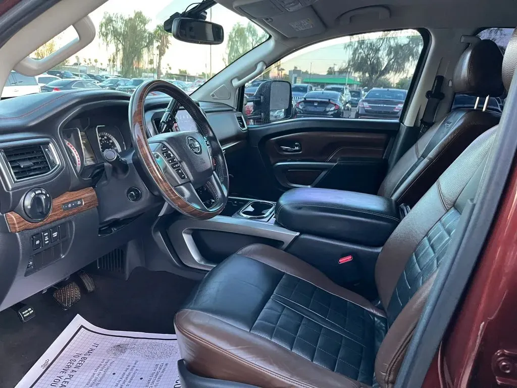 Nissan Titan photo 7
