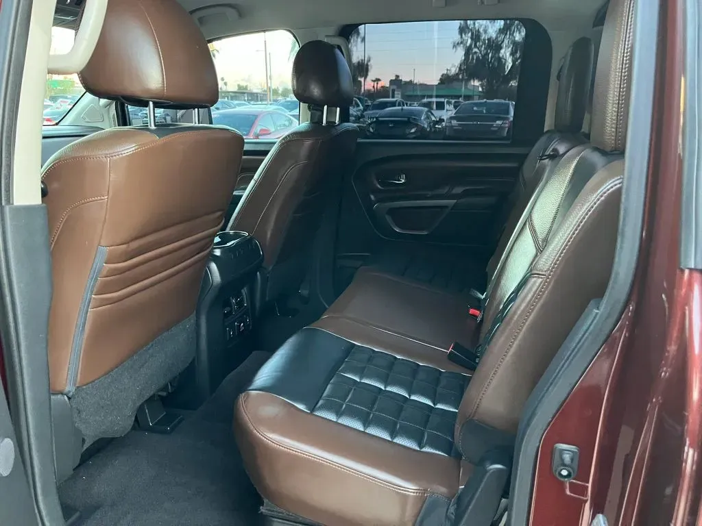 Nissan Titan photo 10