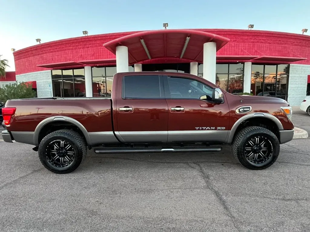 Nissan Titan photo 5