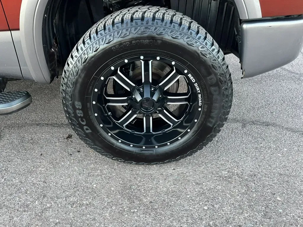 Nissan Titan photo 20