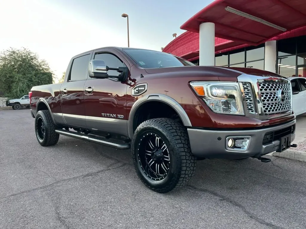 Nissan Titan photo 4