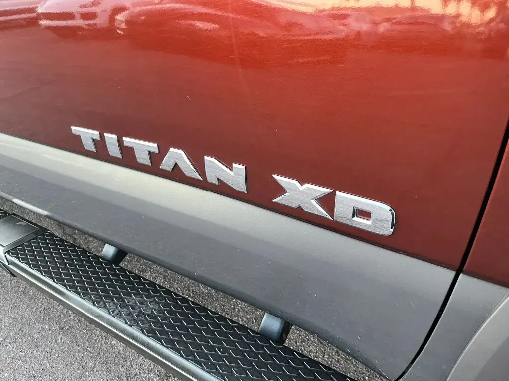 Nissan Titan photo 22