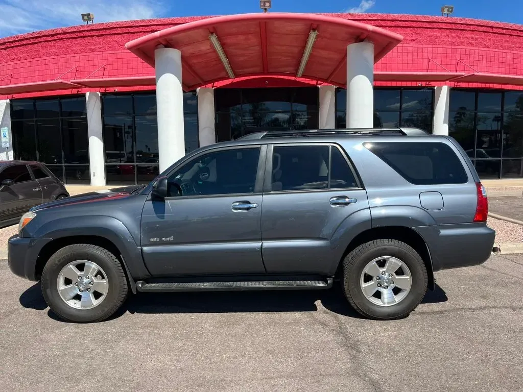 Toyota 4Runner photo 2