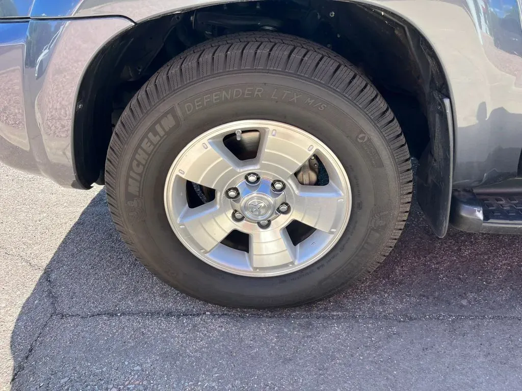 Toyota 4Runner photo 18