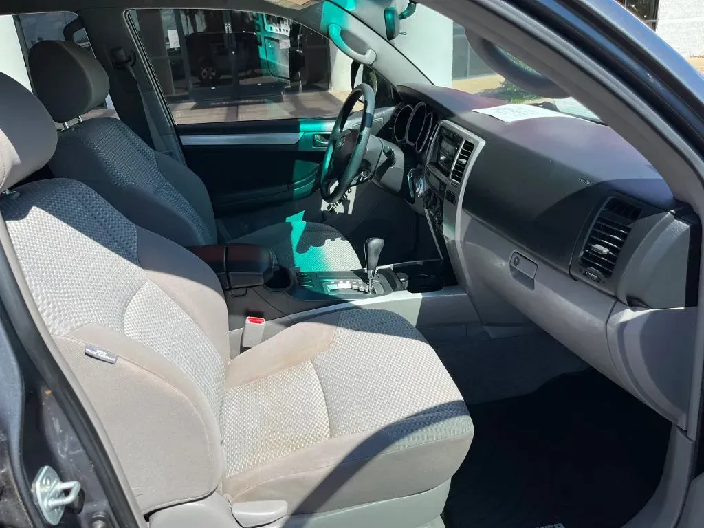 Toyota 4Runner photo 13