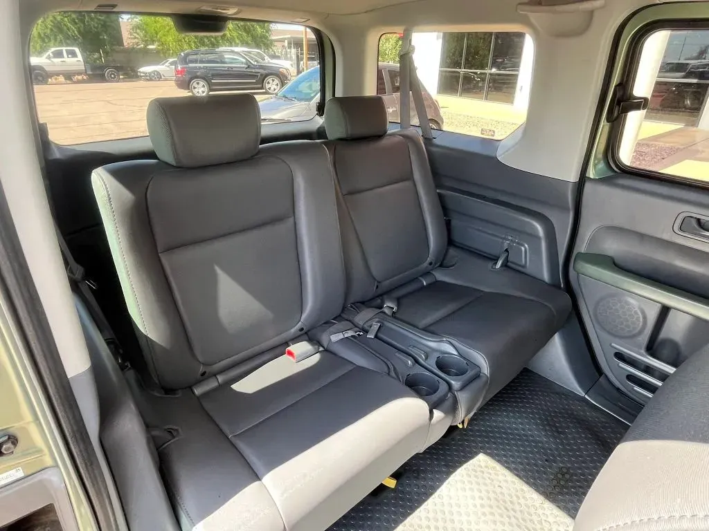 Honda Element photo 17