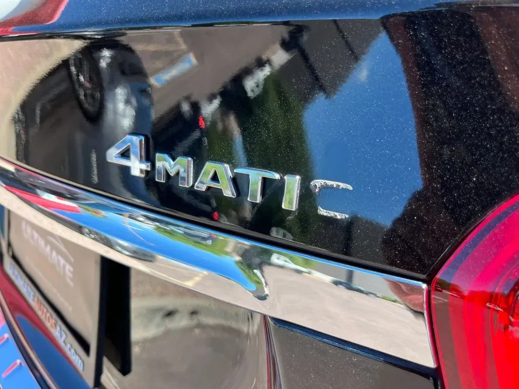 Mercedes-Benz GLA photo 22