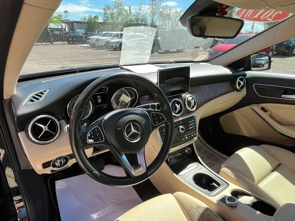 Mercedes-Benz GLA photo 7