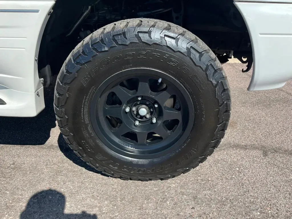 Lexus LX photo 23