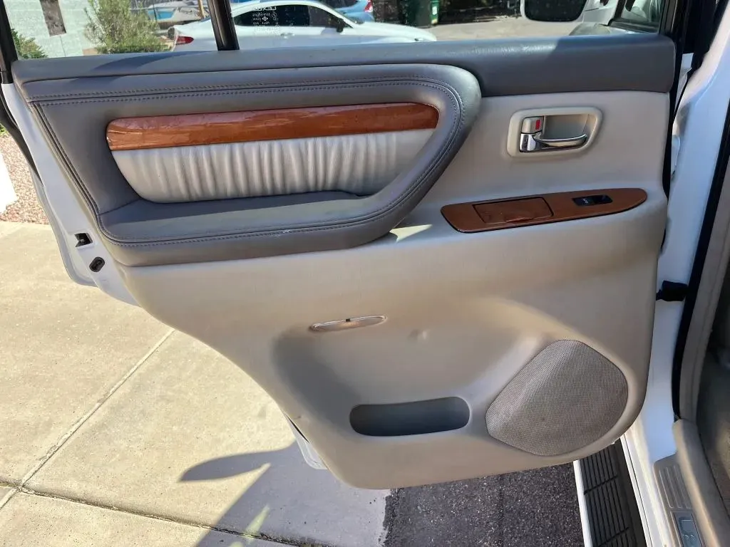 Lexus LX photo 12
