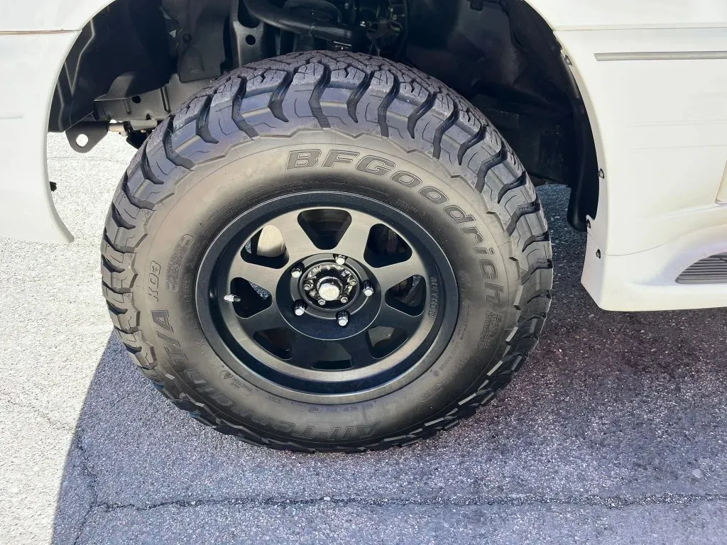 Lexus LX photo 20