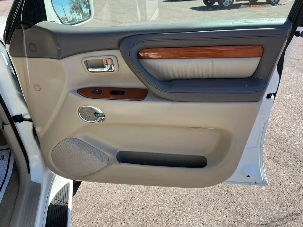 Lexus LX photo 16