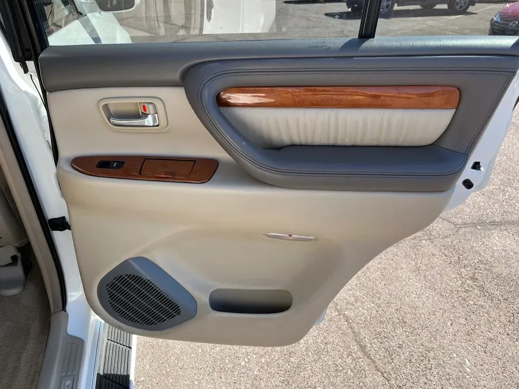 Lexus LX photo 19
