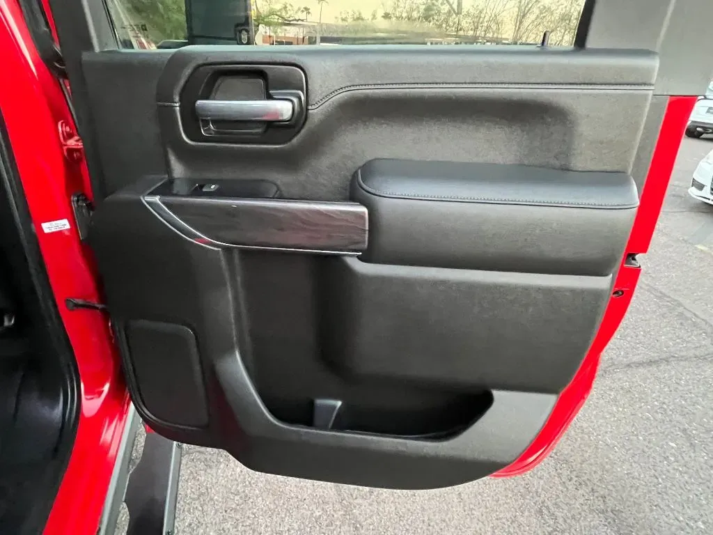 Chevrolet Silverado photo 14