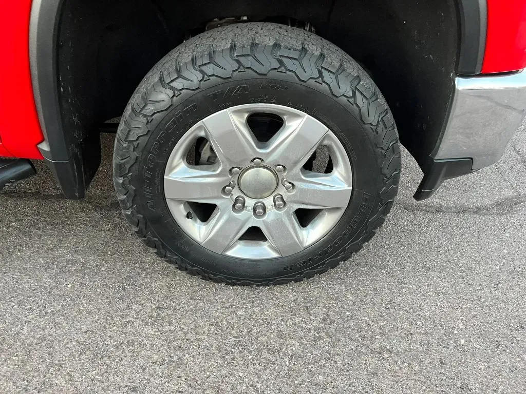 Chevrolet Silverado photo 18