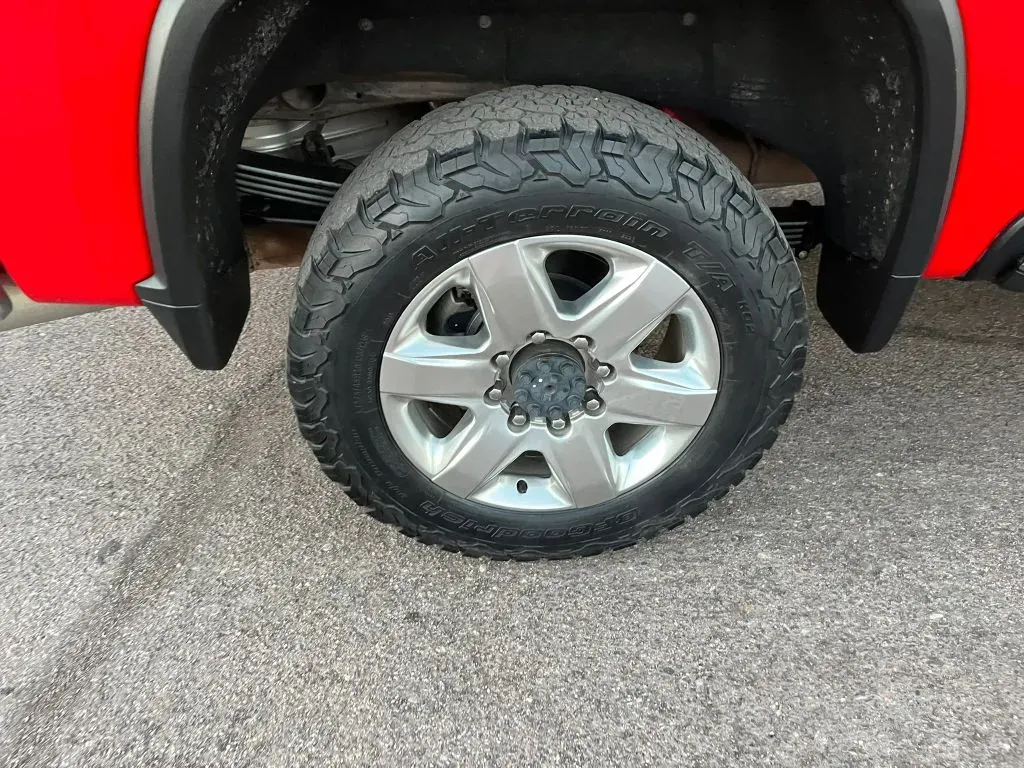 Chevrolet Silverado photo 17