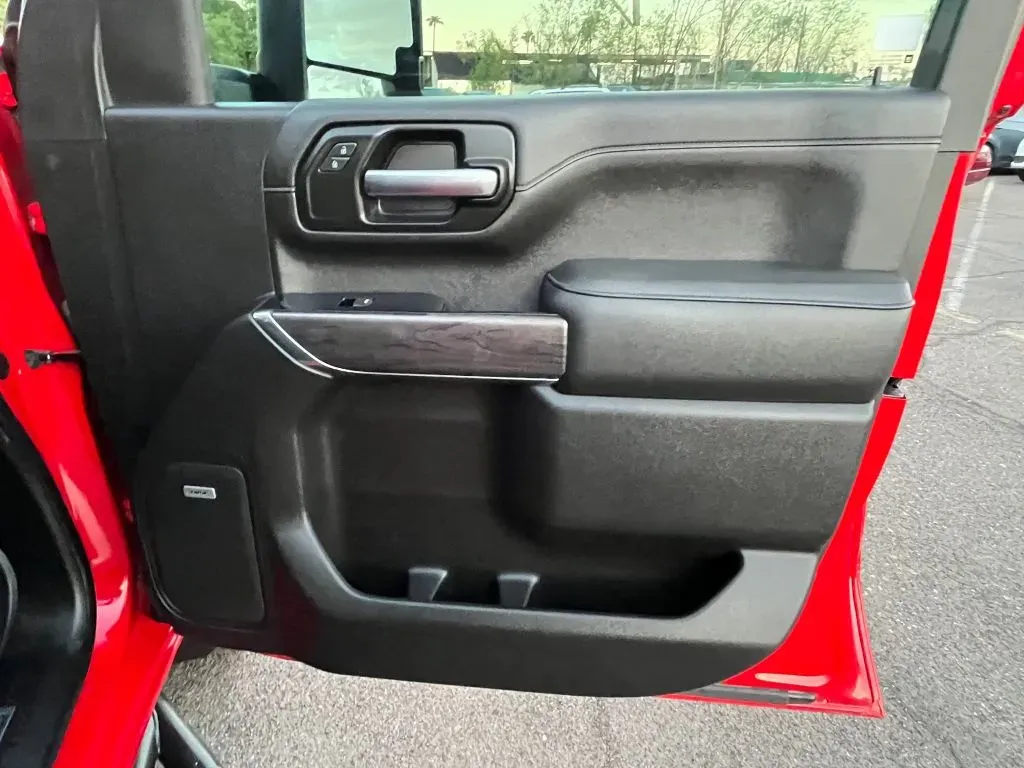 Chevrolet Silverado photo 12