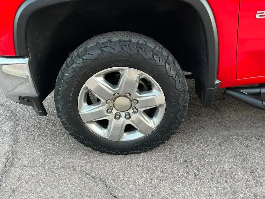 Chevrolet Silverado photo 15