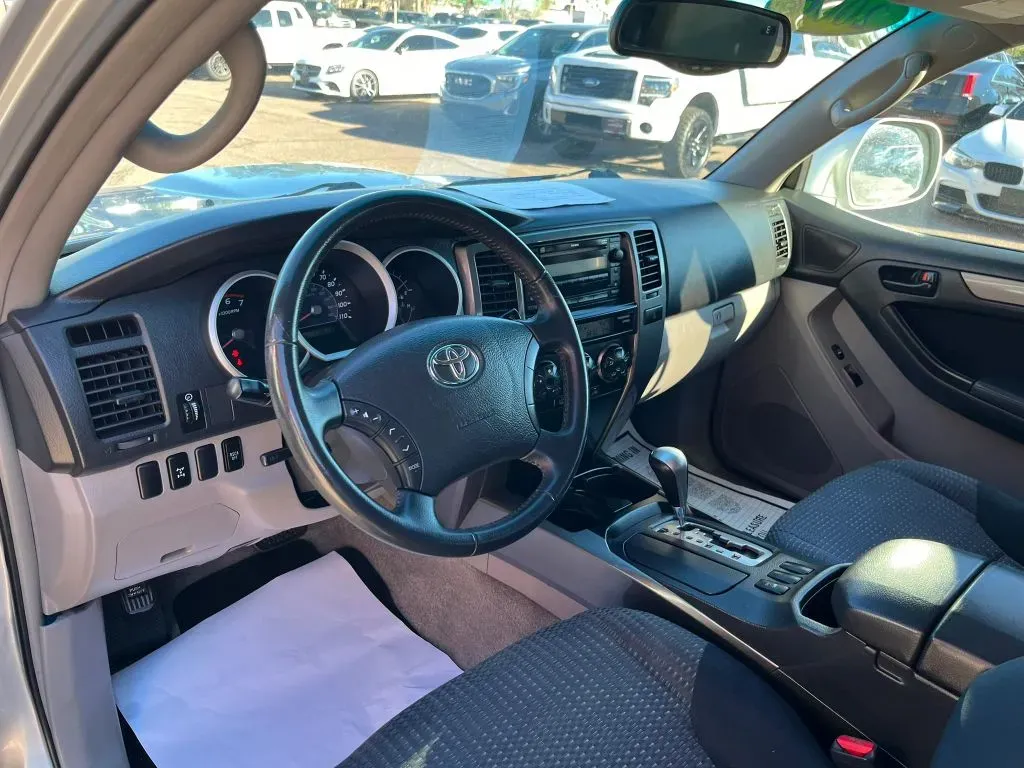 Toyota 4Runner photo 8